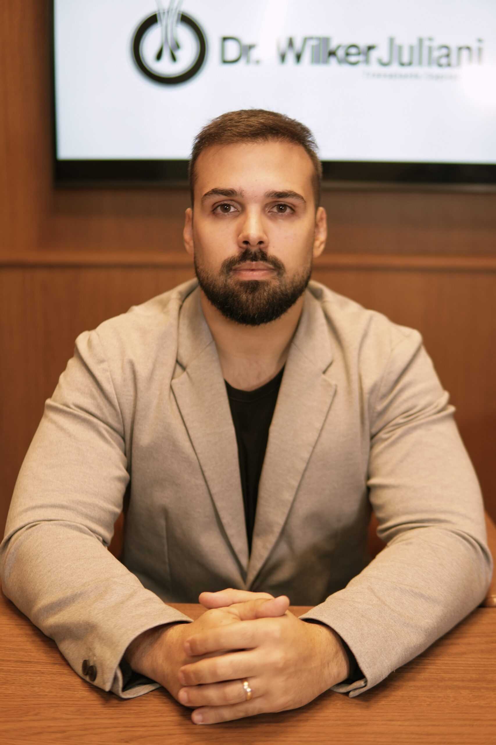 Dr. Wilker Juliani